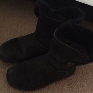 Black Uggs size 8